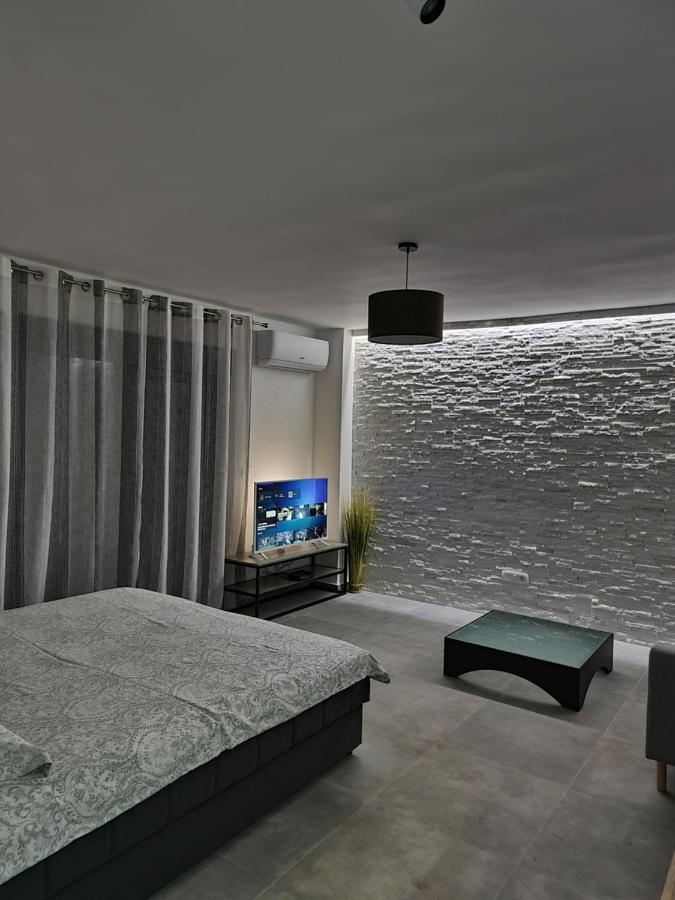 Apartments Vranes Тиват Экстерьер фото
