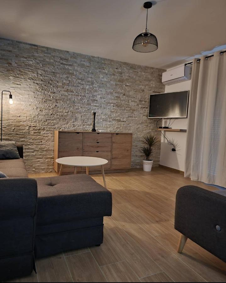Apartments Vranes Тиват Экстерьер фото