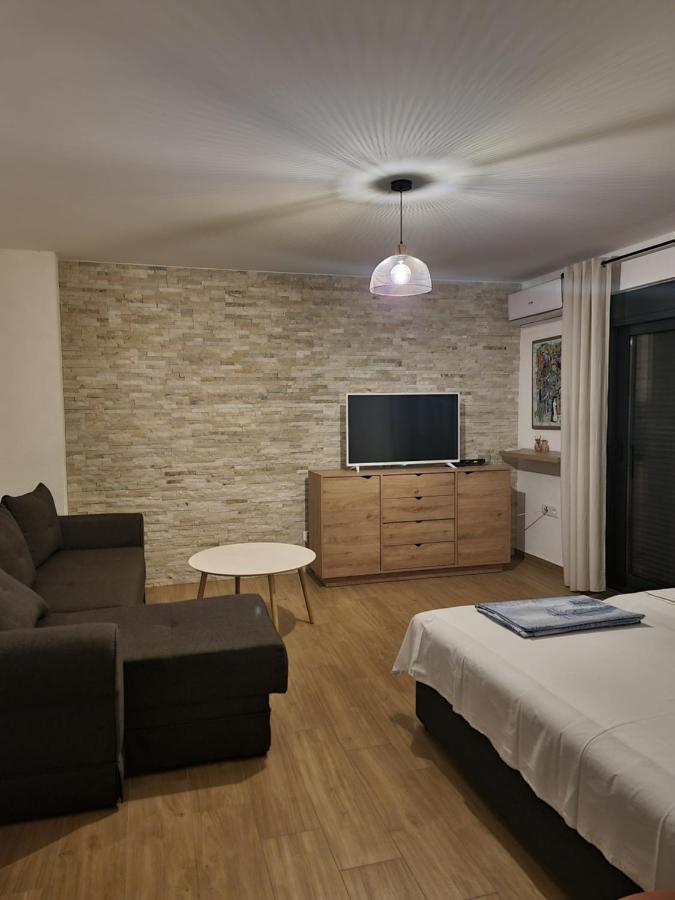 Apartments Vranes Тиват Экстерьер фото